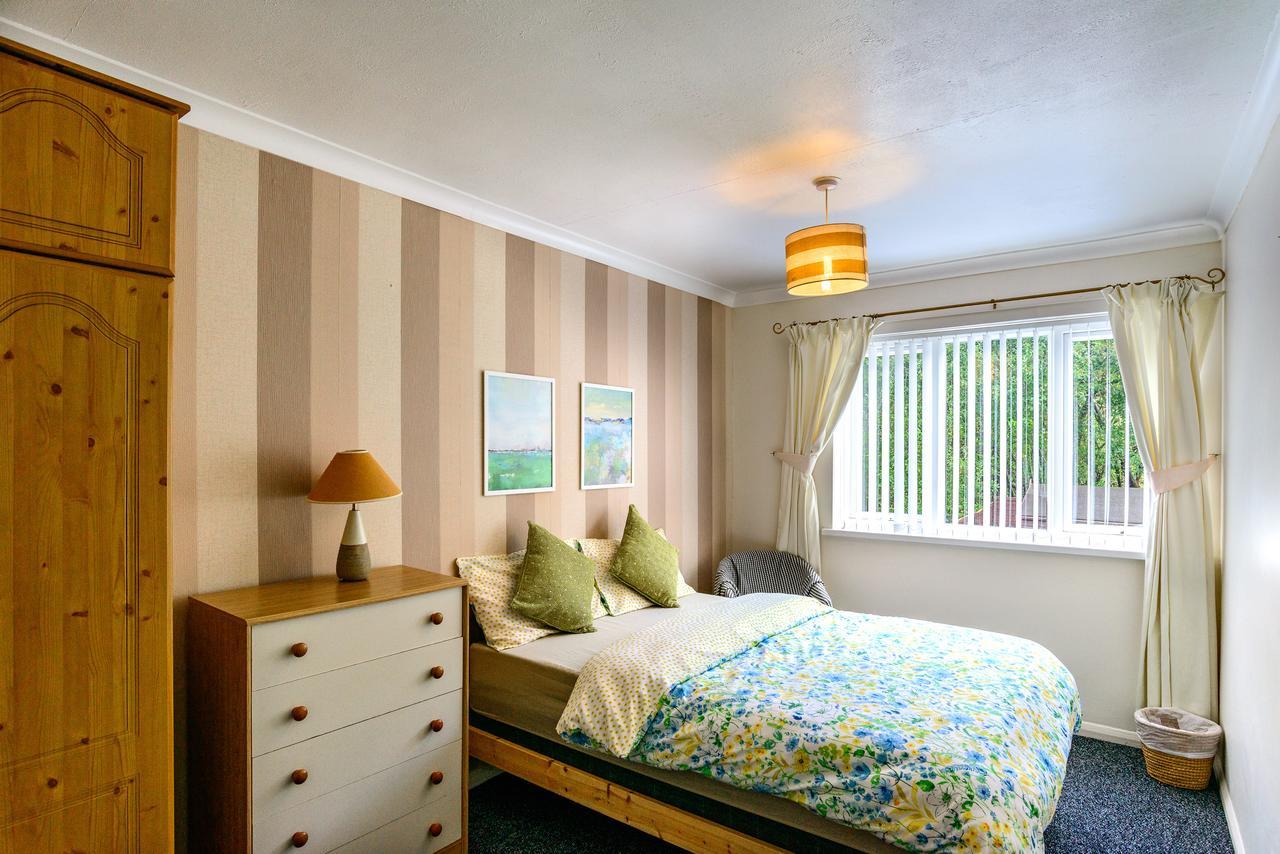 Carys Serviced Accommodation Swansea Exterior photo
